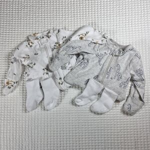 Lot Of 2 Newborn Baby Onesie Set And Socks